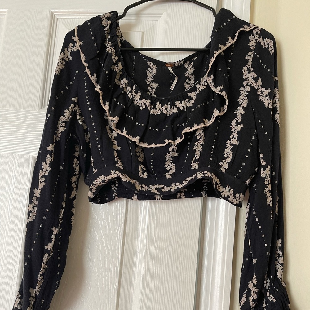 Free People long sleeve crop top NWOT